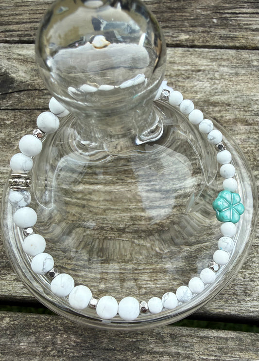 White Howlite with a Turquoise Czech Glass Focal Bead Stretch Bracelet